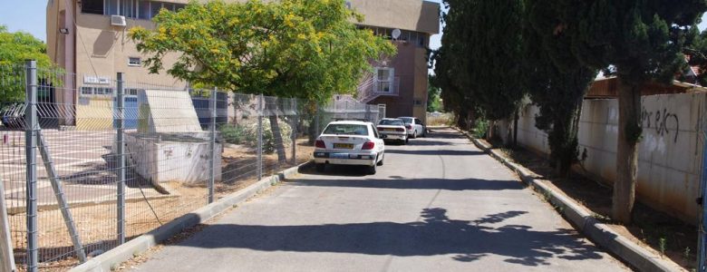 הסדרת חניון לאולם ספורט ברח' שבזי