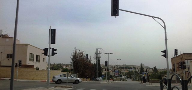 הצבת רמזור בצומת צה"ל / נתן שאול