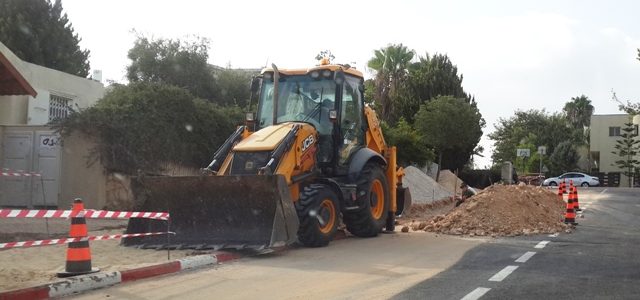 ביצוע מפרצי חניות ברחוב שגיא